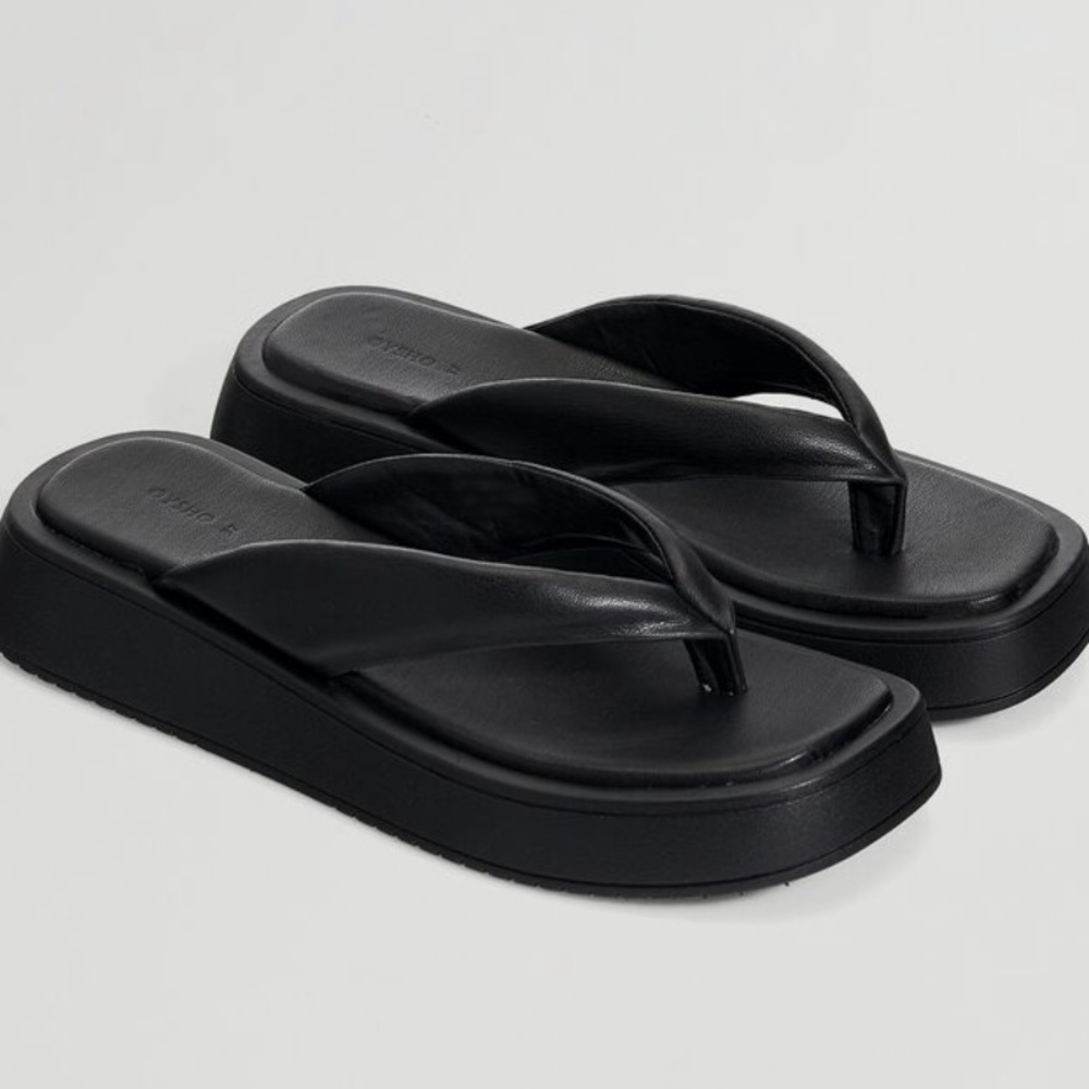 Oysho Platform Faux Leather Black Sandals